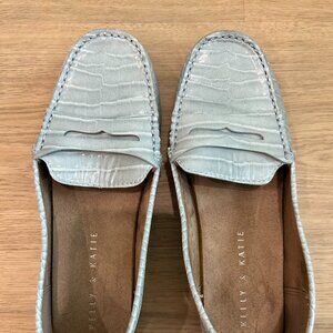 Kelly & Katie Light Blue Crocodile Style Loafer Size 6 Fair Condition